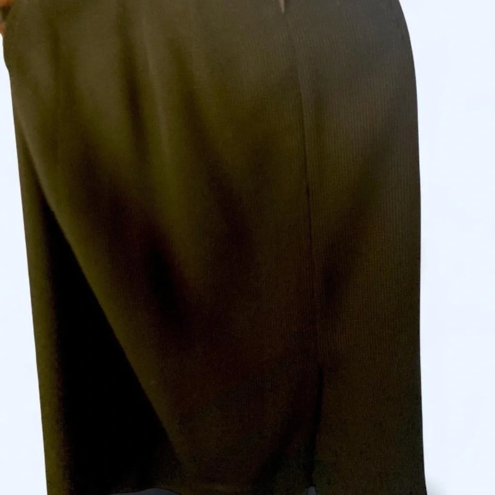 Black and white Polkadot midi skirt with zipper closure 8p Kasper Classics